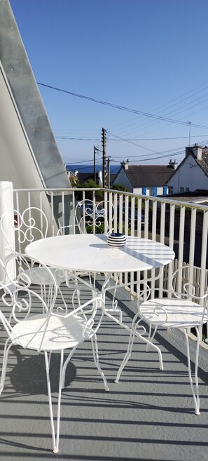 Outdoor dining - Apartment 50 m from the Beach (Audierne)