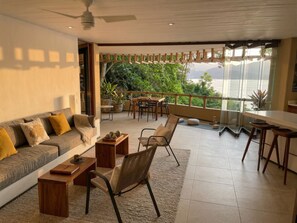 Smart TV - KauKan A2 Luxury Condo with Breathtaking View (Zihuatanejo)