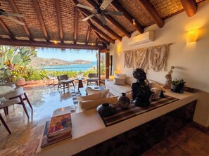 Smart TV - Adults Only : Luxe 3BR La Ropa Oasis w/ Ocean View (Zihuatanejo)