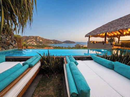 Adults Only : Luxe 3BR La Ropa Oasis w/ Ocean View