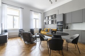 Dining room - Charming 2-bedroom Apartment in the Heart of Prague (Prague)