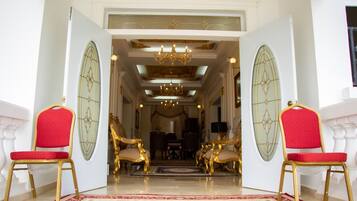 Quầy tiếp tân