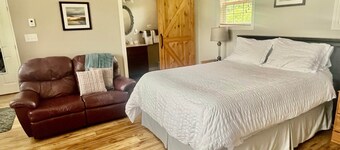Captain's Quarters - Alma