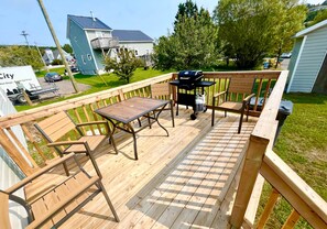 Outdoor dining - Ocean Drive Cottage - Alma (Alma)