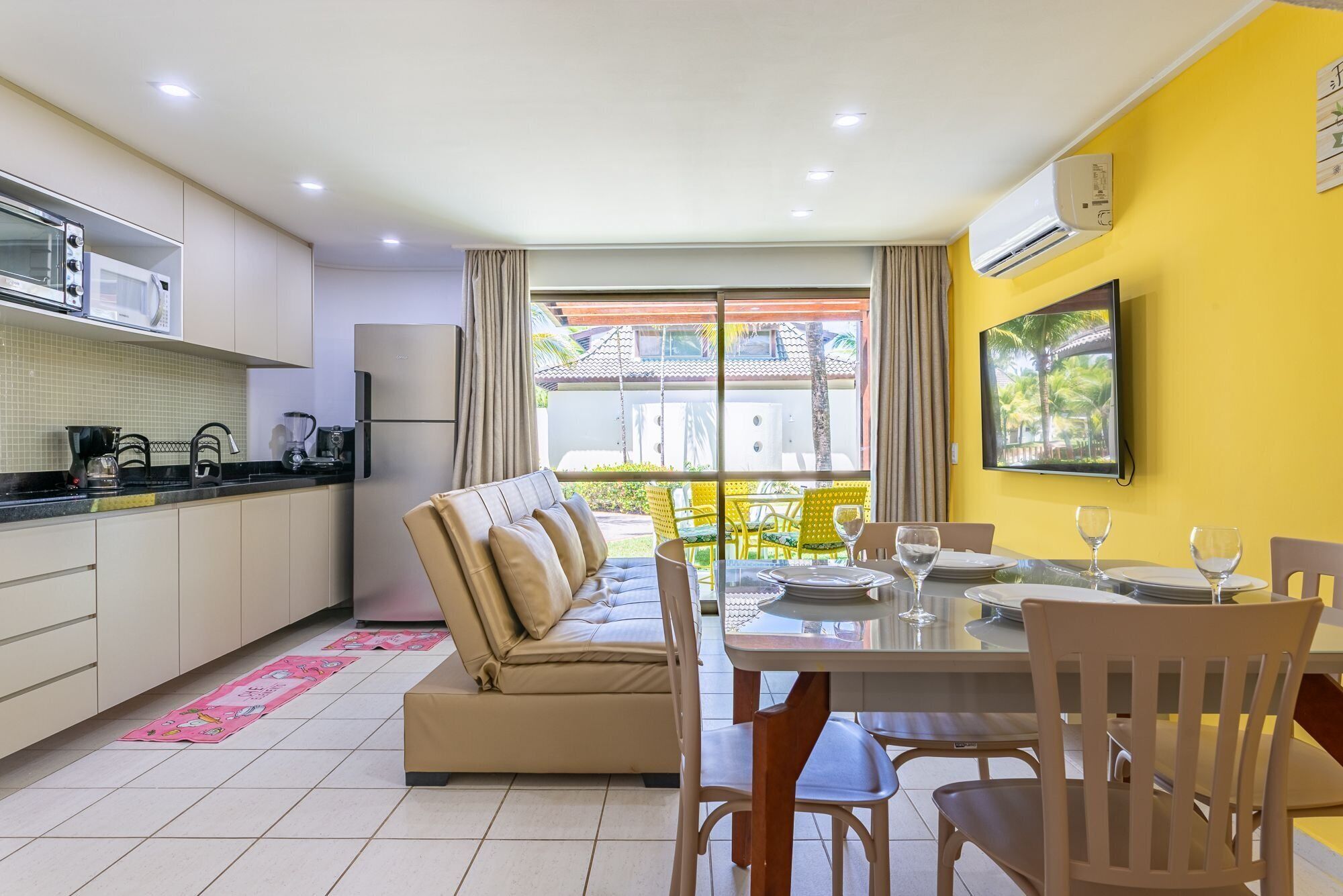 Family Bungalow | Dining