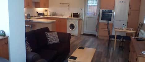 Apartment, 1 Bedroom, Garden View | Living area