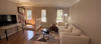 Central Chesapeake Stay Near Mall, Trails & parks