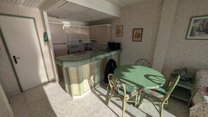 Dining - Seafront with feeric view top floor sleeps 4 (Antibes)