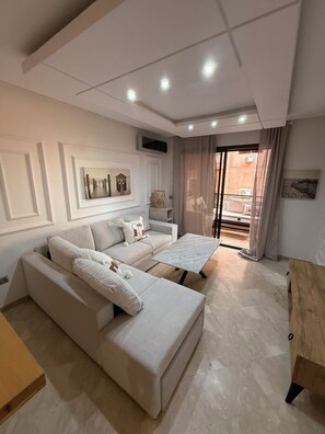 Living area - Cosy apartment for 4 people in secure residence with swimming pool (Marrakech)