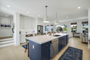Fridge, microwave, stovetop, dishwasher - Cabana Blu- Luxury Captiva Home with Pool and Steps to the Beach! (Captiva)