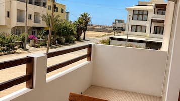 Superior Double Room, Balcony, City View | Outdoor dining