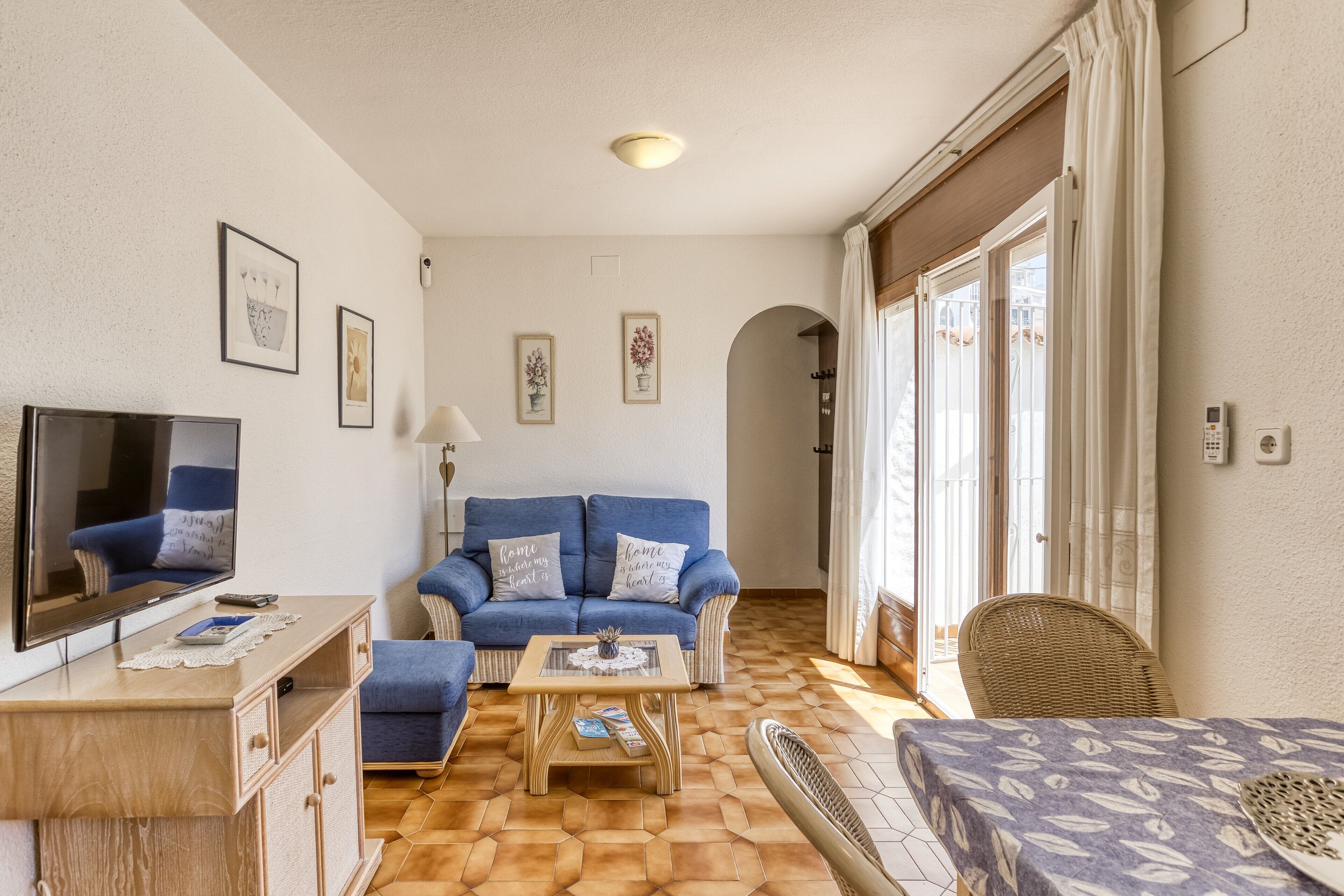 Una televisión