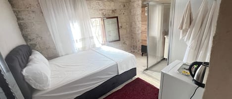 Standard Room, City View | Desk, iron/ironing board, free WiFi