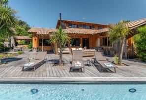 A heated pool - Vrbo Property (Lège-Cap-Ferret)