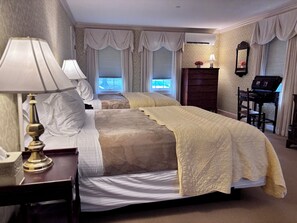Chambre Double, 2 grands lits | Fer et planche à repasser, Wi-Fi gratuit