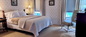 Deerfield Inn