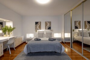 Iron/ironing board, free WiFi, bed sheets