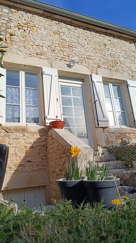 5-person gîte in Merry-sur-Yonne - Large garden, forest, cliffs and Vézelay