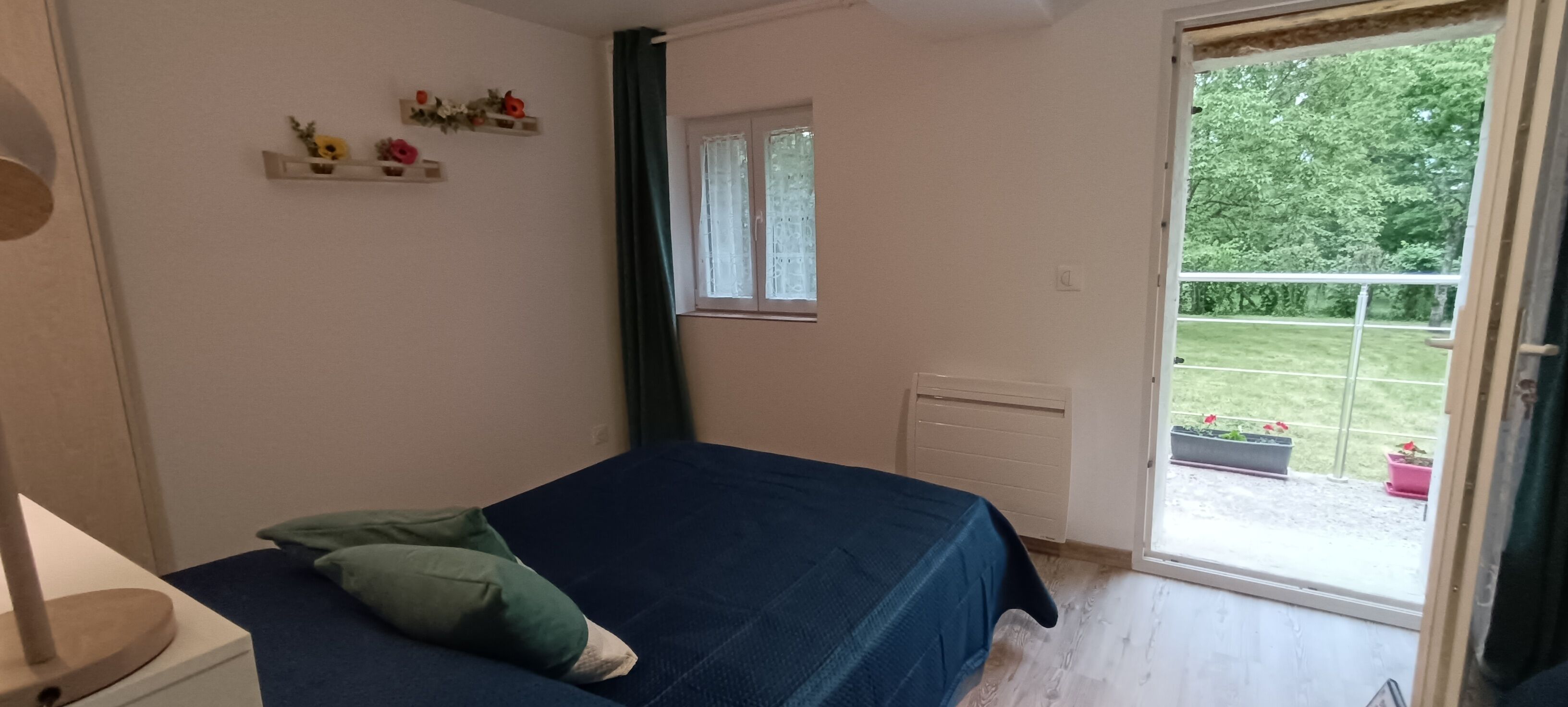 1 chambre, fer et planche à repasser, lit parapluie, Wi-Fi gratuit