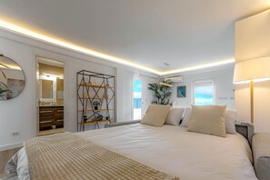 Iron/ironing board, free WiFi, bed sheets - Private jacuzzi with Ocean View (Puerto de la Cruz)