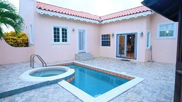 House, 3 Bedrooms, Garden Area