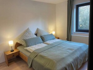 2 Schlafzimmer, Bügeleisen/Bügelbrett, WLAN, Bettwäsche