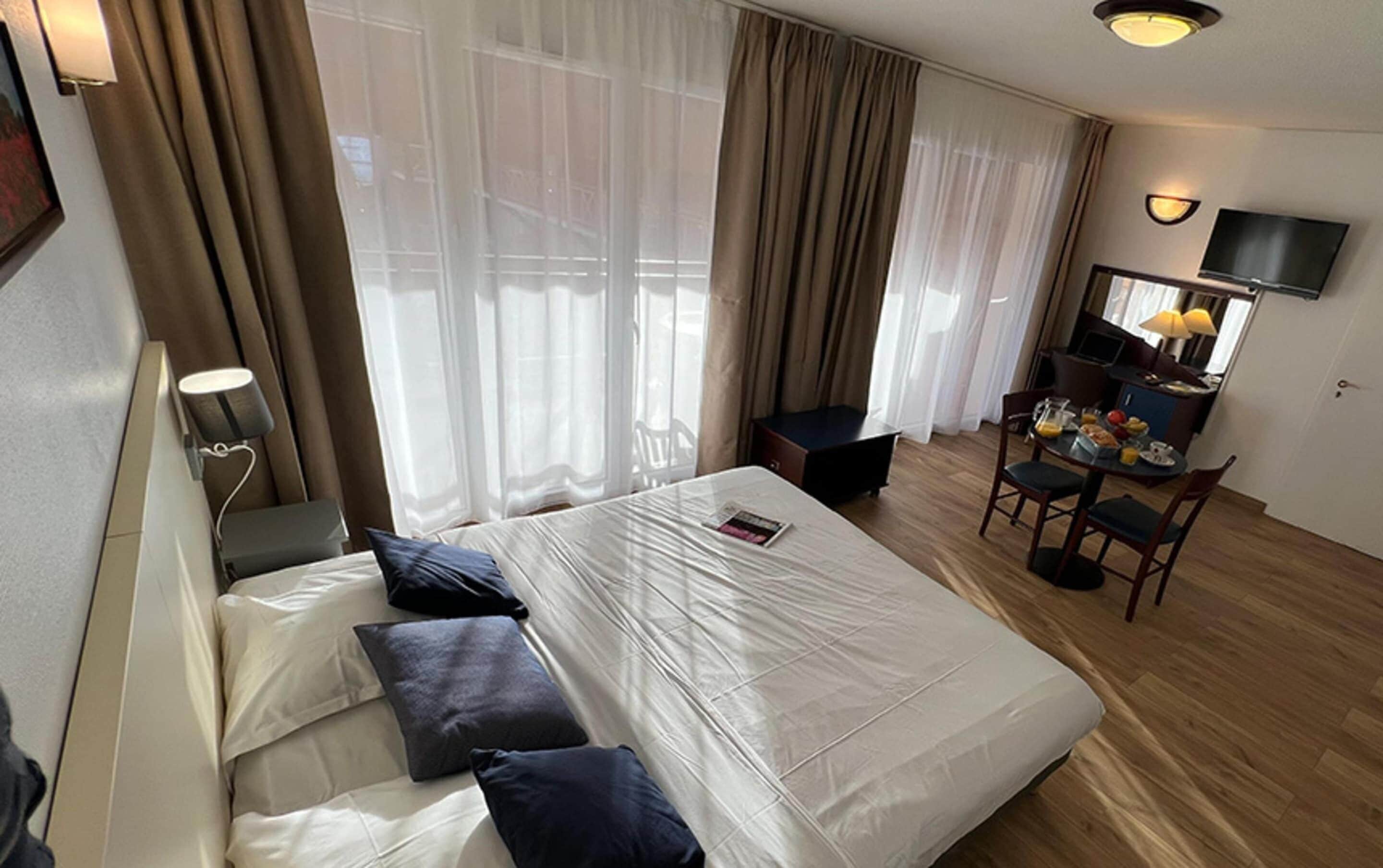 Apartment | 1 bedroom, bed sheets