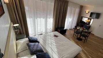 Apartment | 1 bedroom, bed sheets