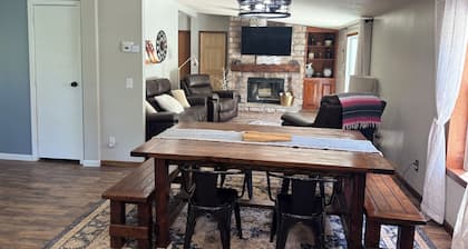 3 Bedroom-Family Friendly Retreat near Burr Oak State Park near Glouster, Ohio.