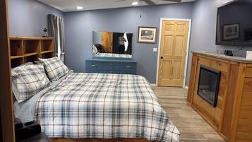 3 bedrooms, iron/ironing board, free WiFi, bed sheets