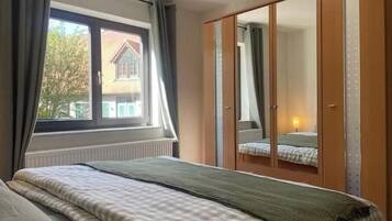 1 bedroom, travel crib, free WiFi, bed sheets