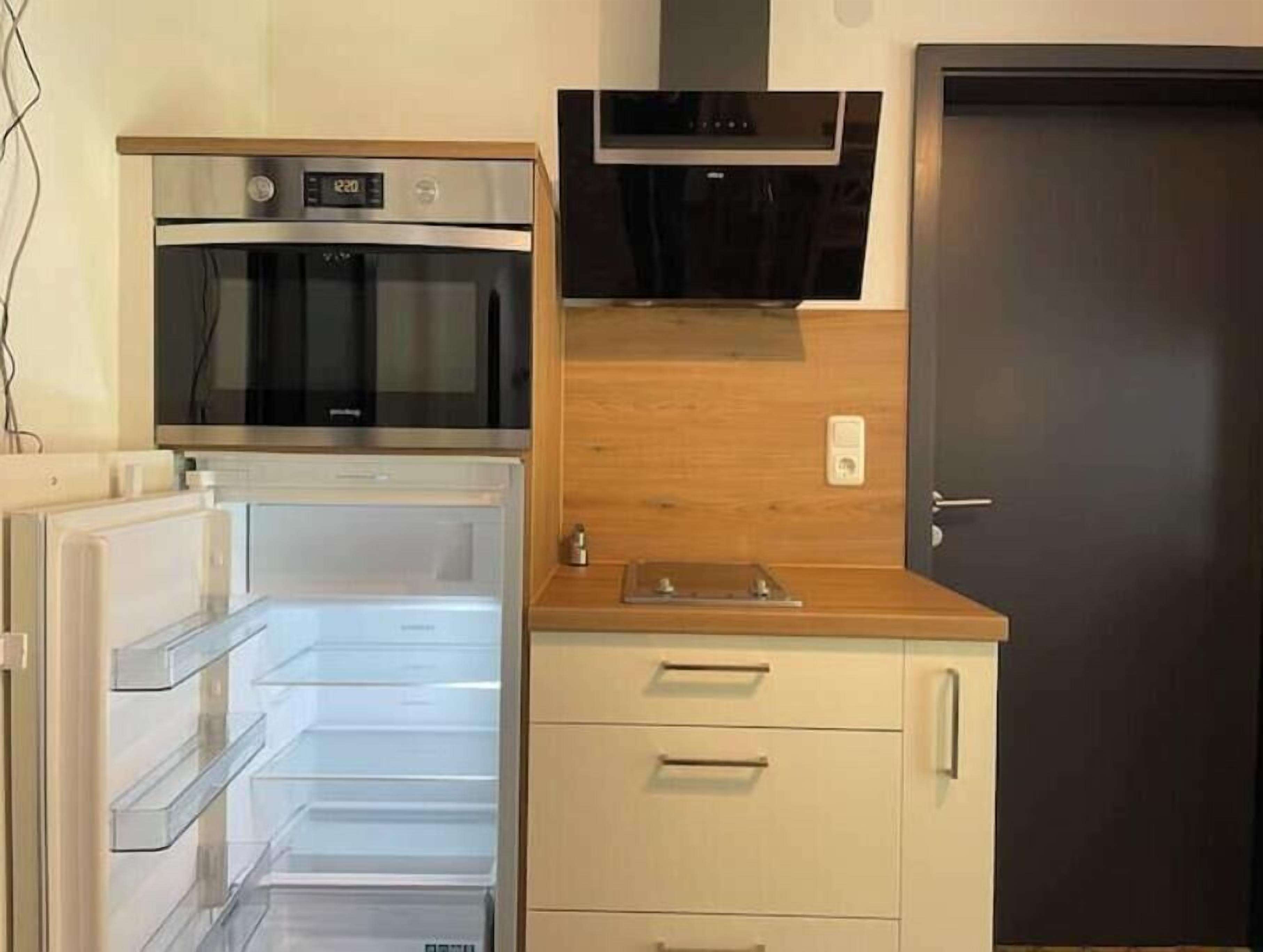 Refrigerador, microondas, horno, placa de cocina