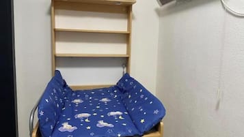1 Schlafzimmer, Reisekinderbett, kostenloses WLAN, Bettwäsche