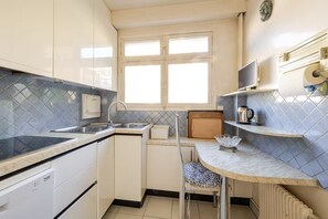 Private kitchen - Location Appartement 3 pieces entre Tour Eiffel et Champs Élysées (Paris)