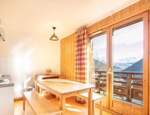 Apartment | Dining - Mountain Apartment With Alpine Comfort (Saint-Sorlin-d'Arves)