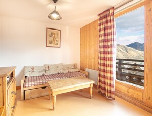 Apartment | Living room - Mountain Apartment With Alpine Comfort (Saint-Sorlin-d'Arves)