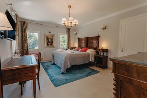 3 habitaciones, tabla de planchar con plancha, wifi y ropa de cama 