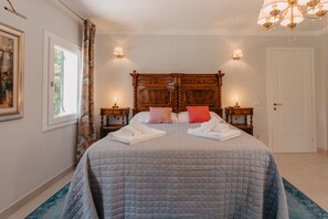 3 slaapkamers, een strijkplank/strijkijzer, wifi, beddengoed