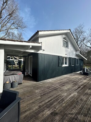 Exterior - Vrbo Property (Lacanau)