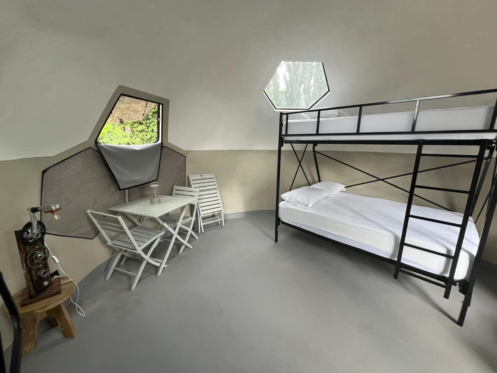 1 bedroom, bed sheets, wheelchair access