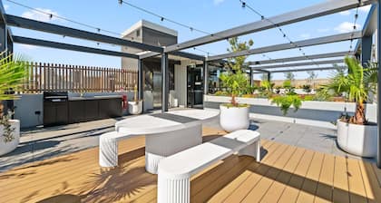Stylish 2-bed Stay Near Canberra Centre