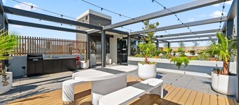 Stylish 2-bed Stay Near Canberra Centre