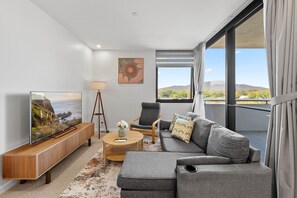 Apartment | Living room - Stylish 2-bed Stay Near Canberra Centre (Canberra)