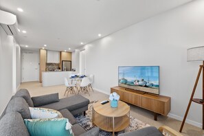 Apartment | Living room - Stylish 2-bed Stay Near Canberra Centre (Canberra)