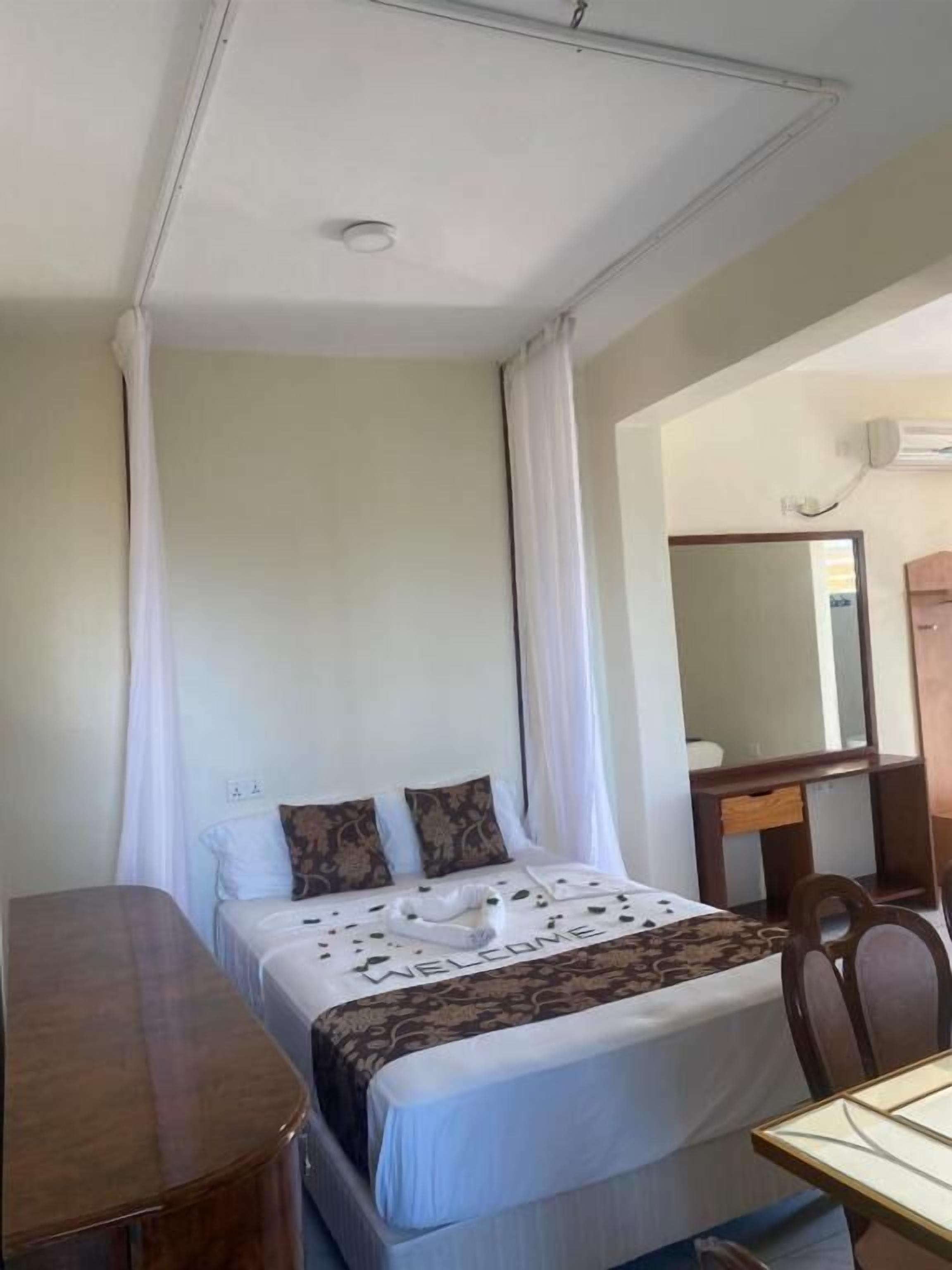 Deluxe Double Room | Free WiFi, bed sheets