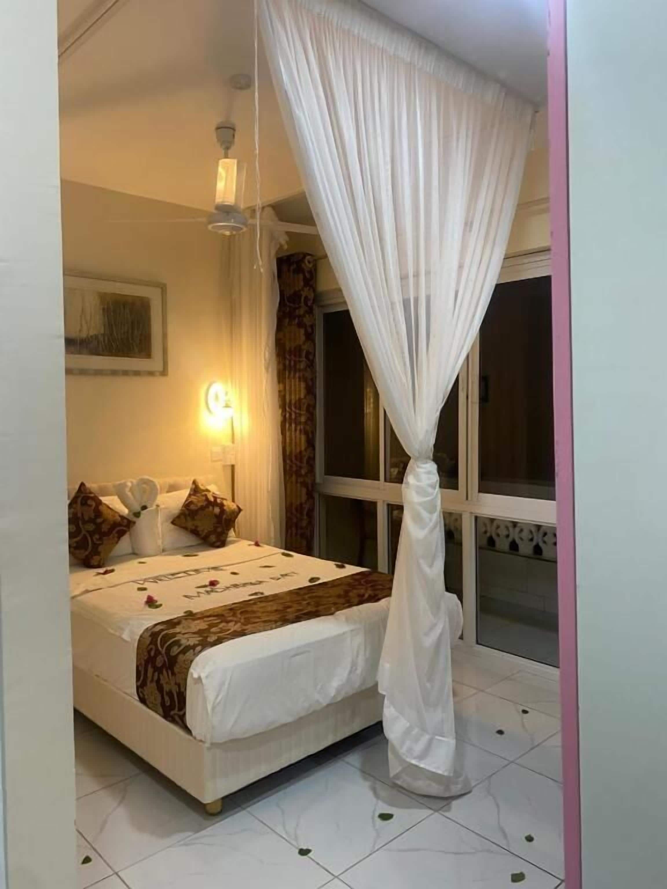 Deluxe Single Room | Free WiFi, bed sheets
