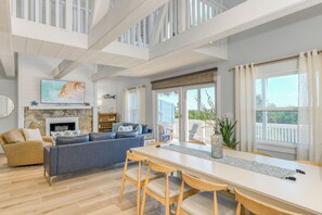 Interior - Seaside Siesta - Ocean Front, Private Beach Walkover, Charming (St. Augustine)