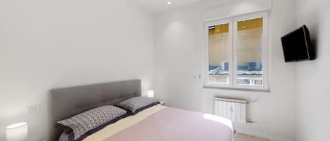 WiFi, bed sheets