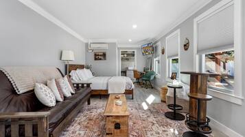 1 habitación, wifi y ropa de cama