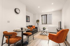 Interior - Bright & Spacious 1 Bedroom Apartment in Leeds (Leeds)
